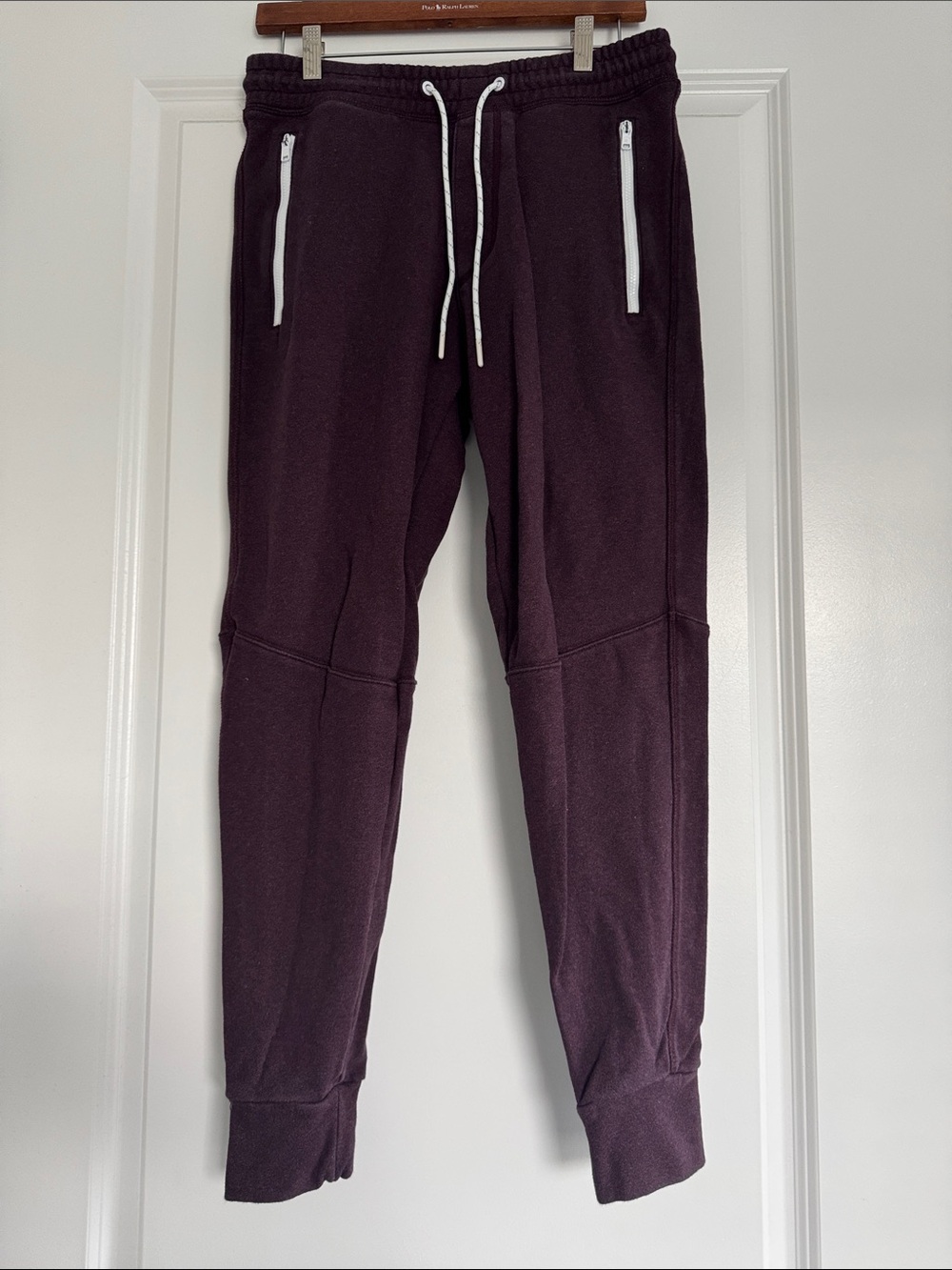 NWOT American Eagle Outfitters Men’s Red Sweatpants S